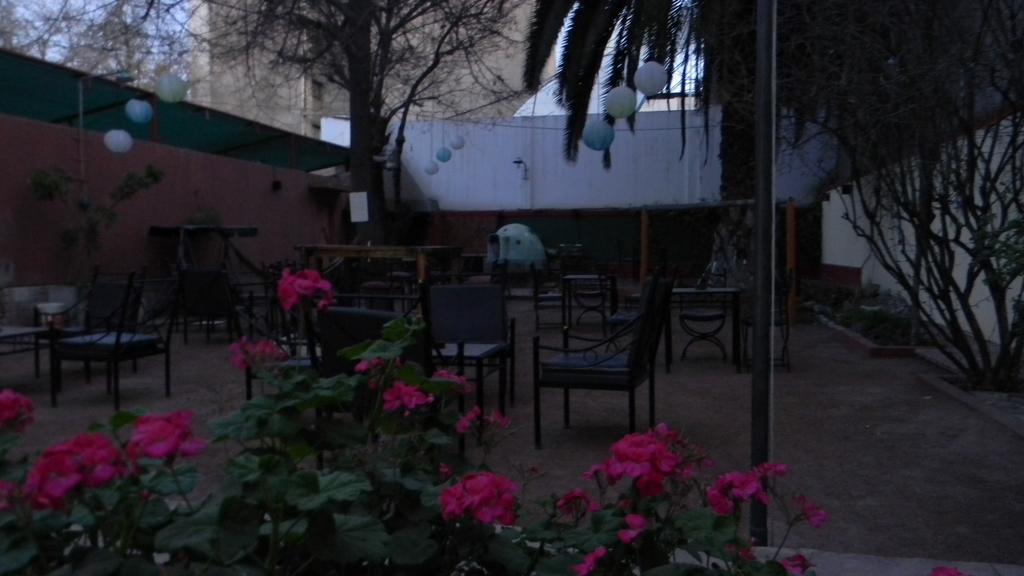 Punto Urbano Hostel Mendoza Eksteriør bilde